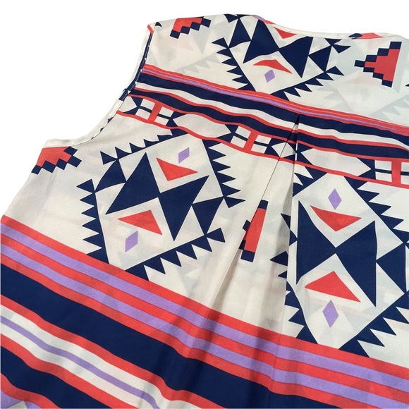 Size small-medium cute, thin, colorful Aztec design top, split neck, curved hem - Picture 4 of 11